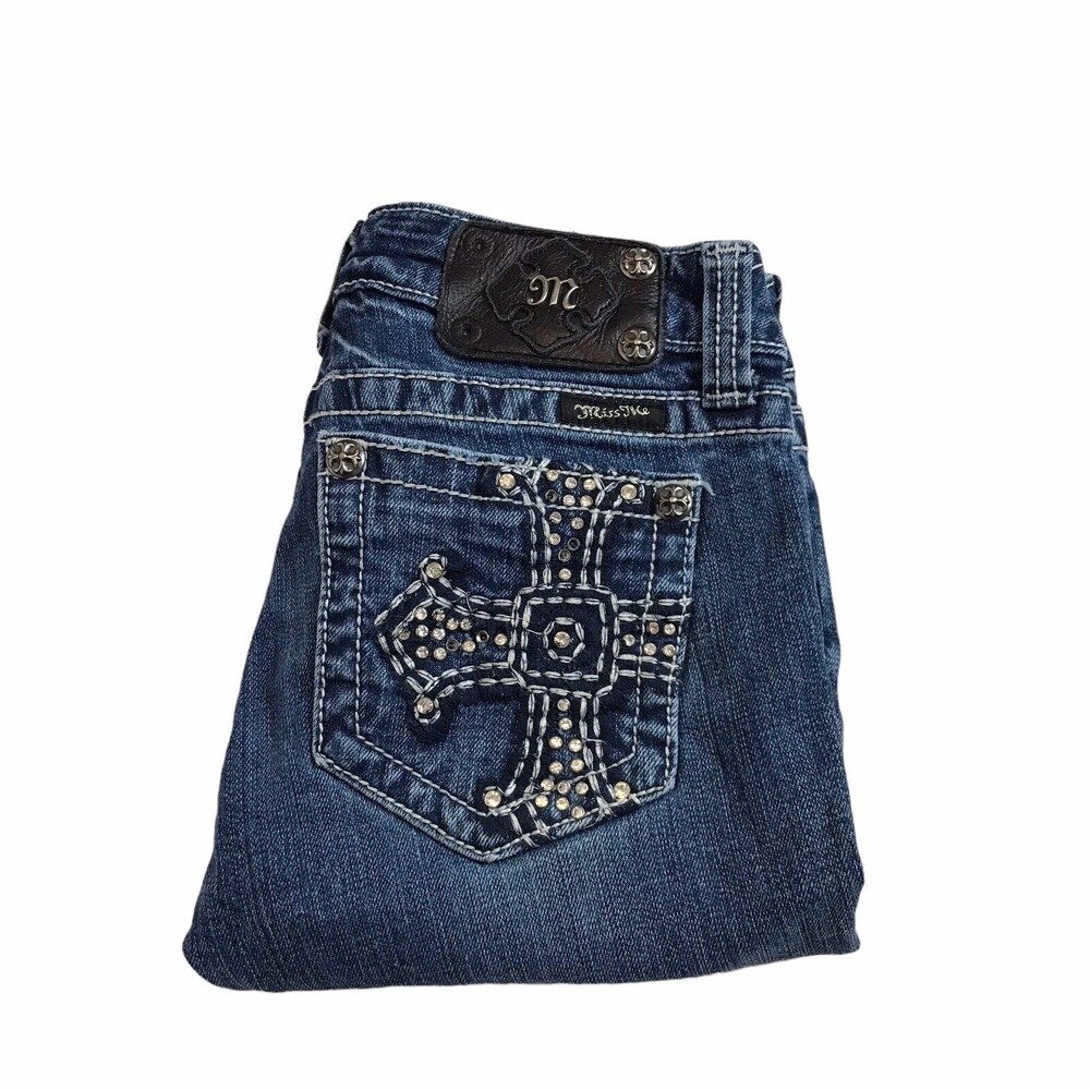 Miss Me Womens Bermuda Shorts Blue Denim Embroidered Size 27 Fit 27X11.5‎